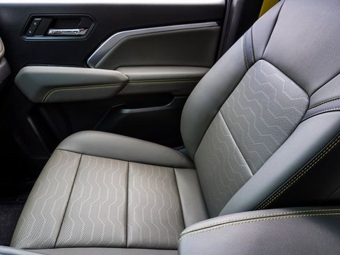 Used 2023 Chevrolet Colorado ZR2 w/ Desert Boss Special Edition image 40