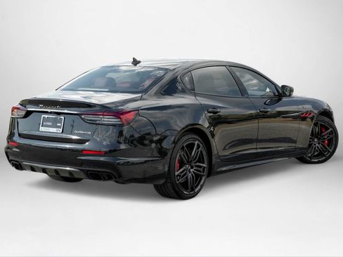Used 2022 Maserati Quattroporte Trofeo RWD image 6