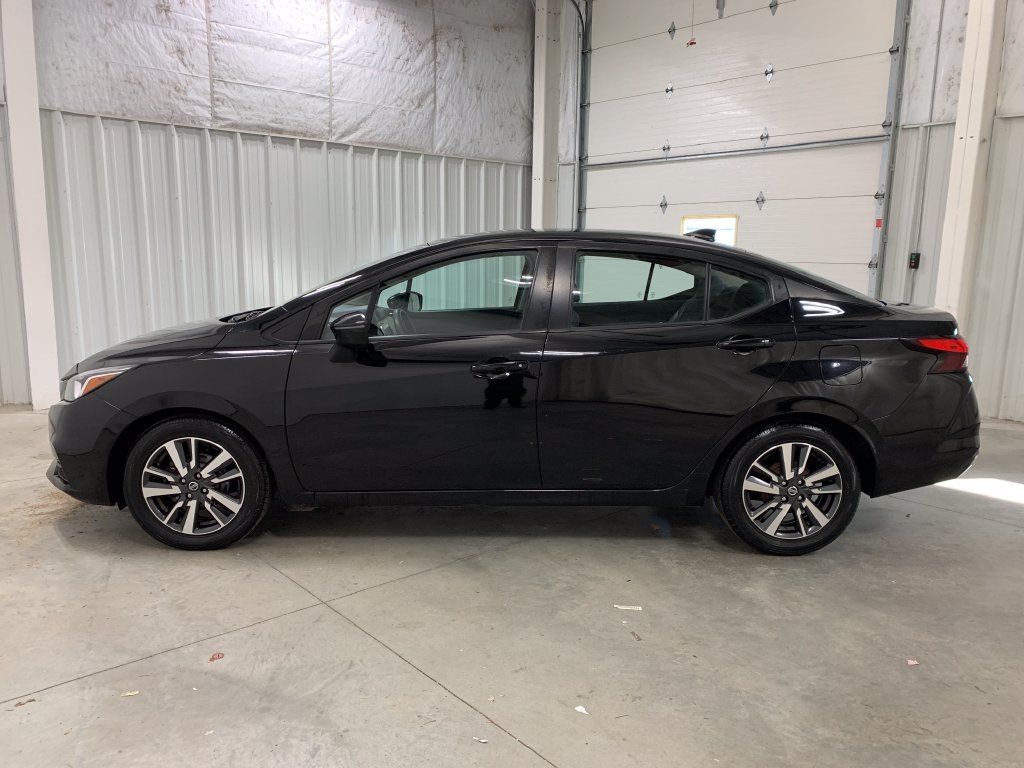 Used 2020 Nissan Versa SV FWD image 3