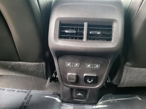 Used 2018 Chevrolet Equinox Premier image 13