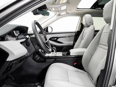 Used 2023 Land Rover Range Rover Evoque SE image 6