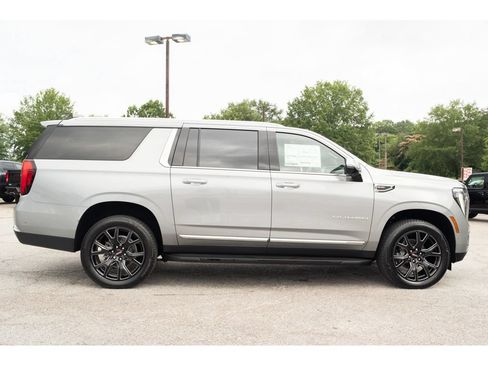 New 2026 GMC Yukon XL Elevation w/ Elevation Premium Package AWD/4WD image 9