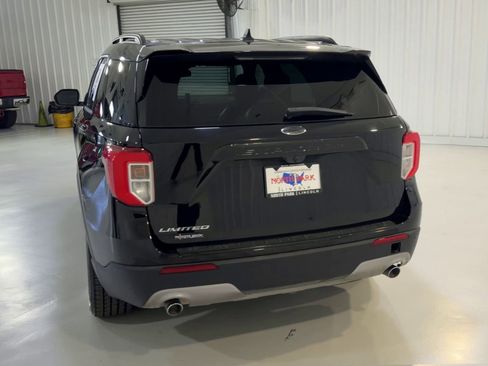 Used 2022 Ford Explorer Limited w/ Equipment Group 301A RWD image 8