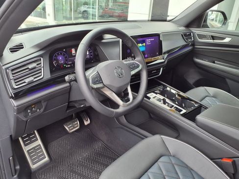 Used 2024 Volkswagen Atlas Cross Sport SEL Premium R-Line image 17