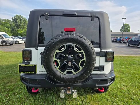 Used 2016 Jeep Wrangler Unlimited Rubicon AWD/4WD image 6