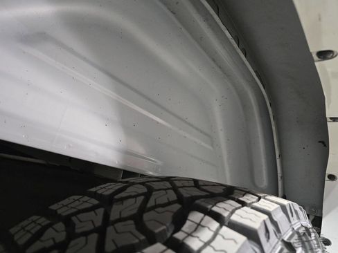 Used 2005 Chevrolet Silverado 1500 4x4 Crew Cab w/ Safe And Sound Package image 30