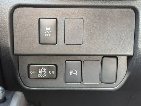 Certified 2023 Toyota Tacoma SR5 AWD/4WD image 18