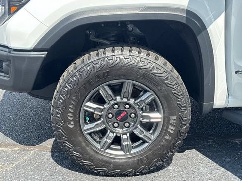 Used 2025 GMC Sierra 1500 AT4X AWD/4WD image 28