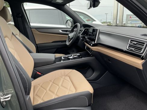 New 2026 Volkswagen Atlas Cross Sport SE FWD image 24