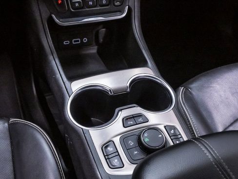 Used 2018 GMC Terrain Denali w/ Advanced Safety Package image 18