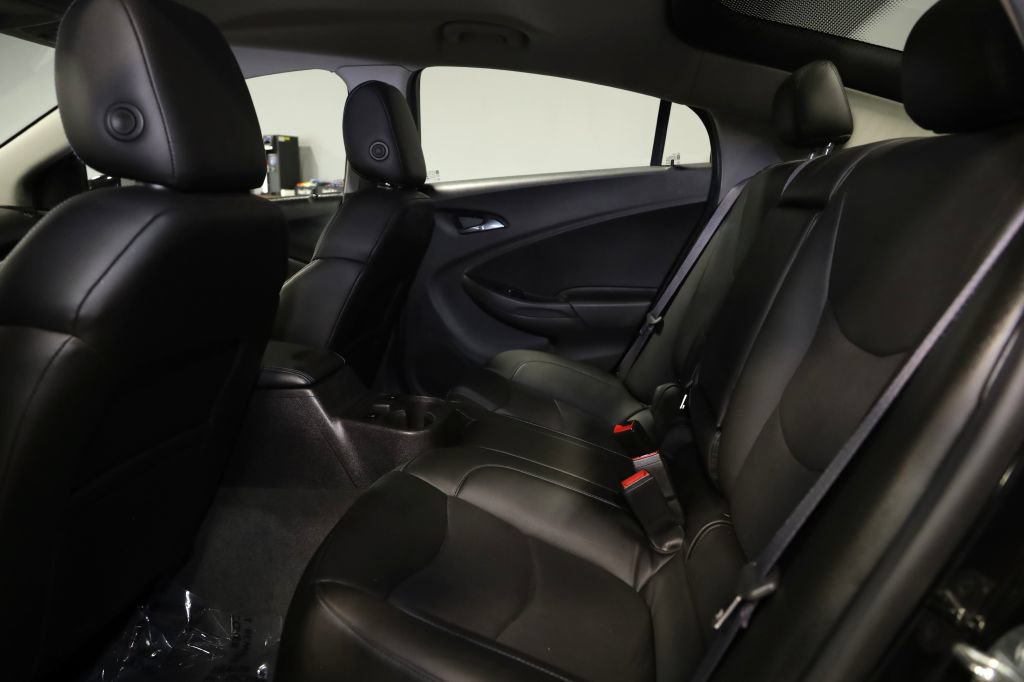 Used 2017 Chevrolet Volt Premier w/ Driver Confidence II Package FWD image 19