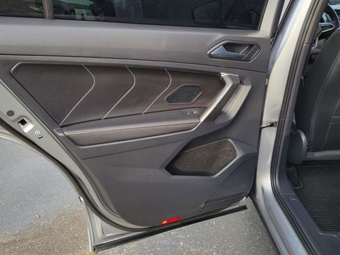 Certified 2024 Volkswagen Tiguan SE R-Line image 31