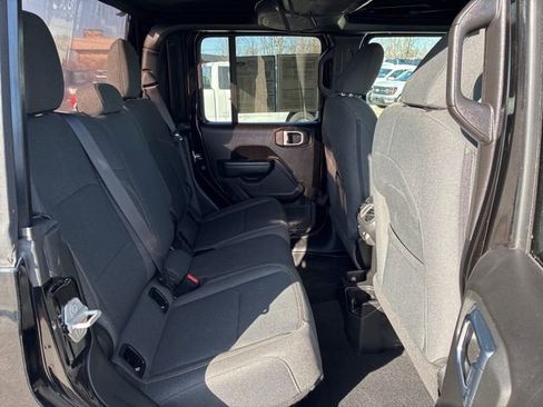 Used 2024 Jeep Gladiator Sport image 24