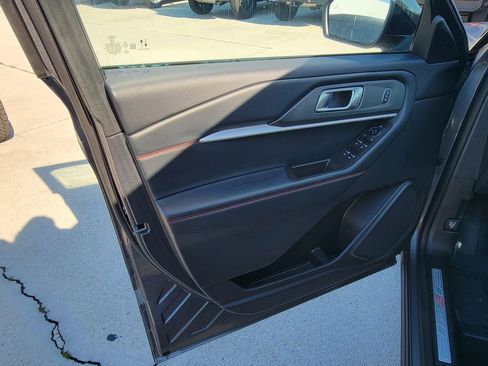 Used 2025 Ford Explorer ST-Line AWD/4WD image 9