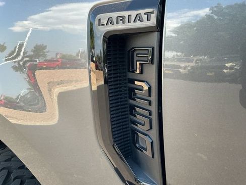 Used 2022 Ford F250 Lariat w/ Black Appearance Package AWD/4WD image 32