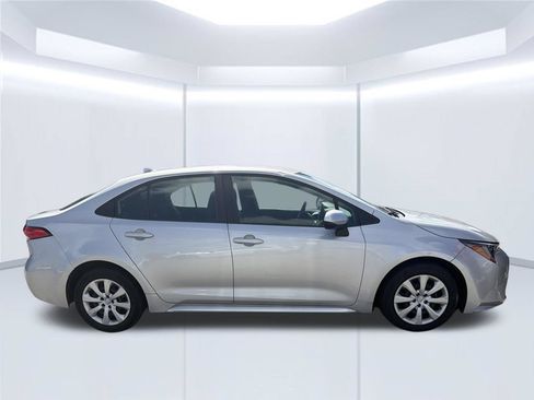 Used 2023 Toyota Corolla LE FWD image 9