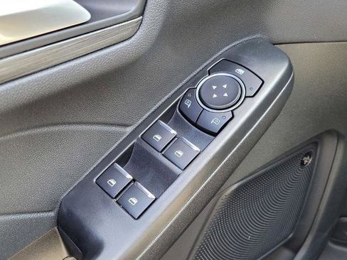 New 2025 Ford Escape SE w/ PHEV Premium Package image 13