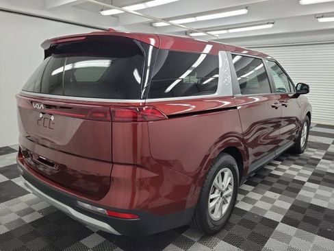 Used 2024 Kia Carnival LX FWD image 6