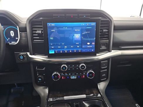 Used 2023 Ford F150 Lariat image 27