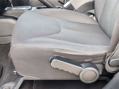 Used 2018 Jeep Wrangler Unlimited Sport S image 23