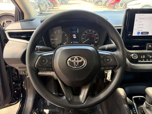 Used 2025 Toyota Corolla LE FWD image 21
