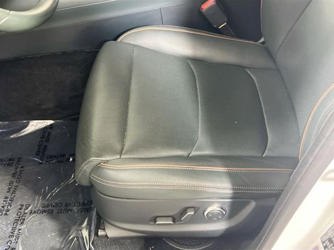 Used 2023 Genesis GV70 2.5T w/ Advanced Package image 20