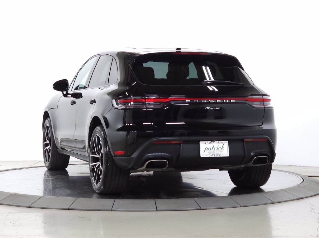 Used 2024 Porsche Macan AWD/4WD image 3