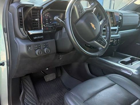 Used 2024 Chevrolet Silverado 2500 LTZ w/ LTZ Convenience Package AWD/4WD image 8