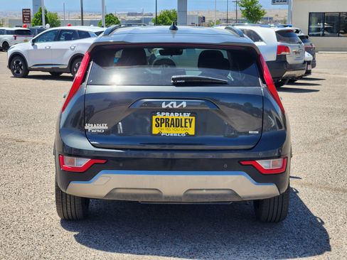 Used 2024 Kia Niro EX Touring FWD image 4