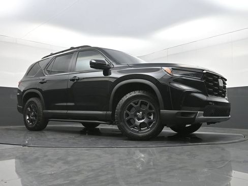 Used 2024 Honda Pilot TrailSport image 25