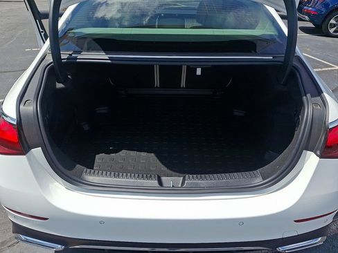 Used 2025 Mercedes-Benz E 350 Sedan image 29
