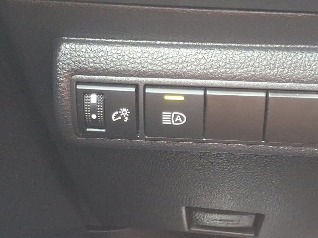 Used 2025 Toyota Corolla LE FWD image 22