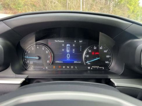 Used 2022 Ford Explorer XLT w/ Equipment Group 202A image 25