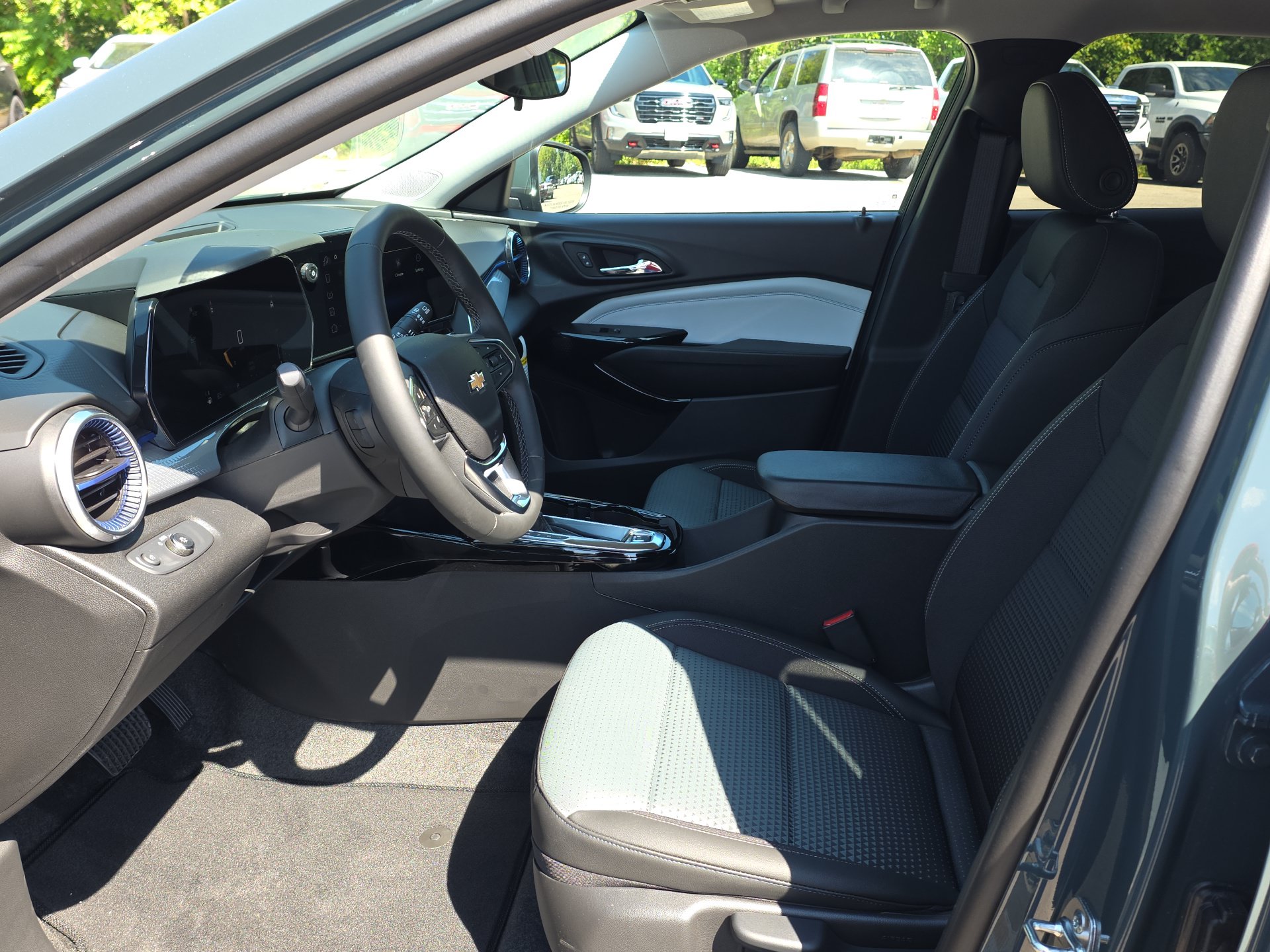New 2026 Chevrolet Trax LT w/ Driver Confidence Package FWD image 15