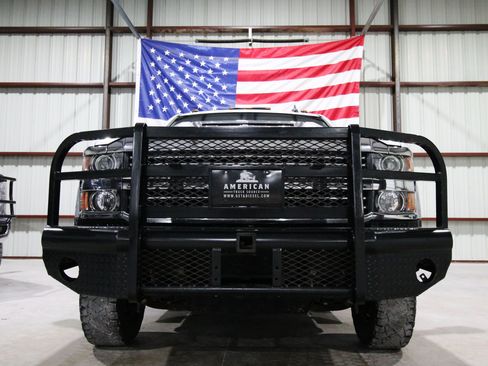 Used 2018 Chevrolet Silverado 3500 LT AWD/4WD image 2