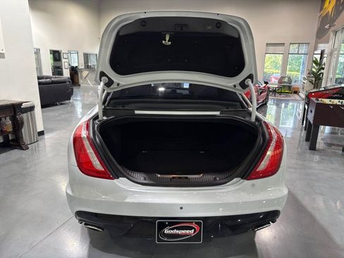 Used 2016 Jaguar XJ R-Sport RWD image 15