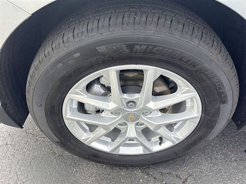 Certified 2024 Chevrolet Equinox LT w/ LPO, Floor Liner Package image 32