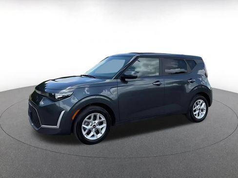 Used 2025 Kia Soul LX w/ LX Technology Package FWD image 8