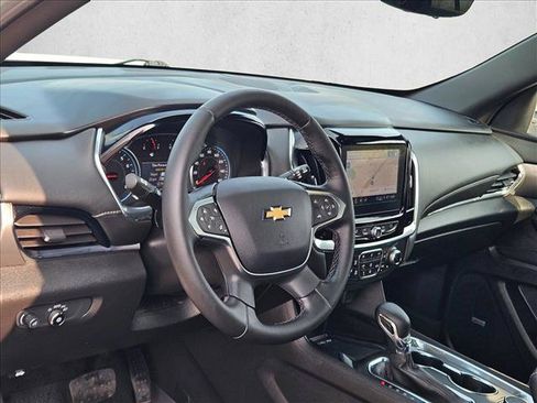 Used 2023 Chevrolet Traverse LT w/ LT Premium Package AWD/4WD image 10