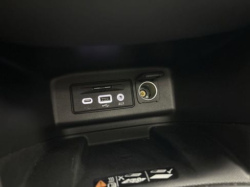 Used 2023 Chevrolet Equinox Premier AWD/4WD image 64