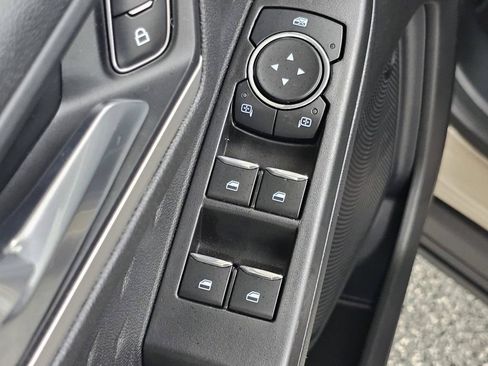 Used 2020 Ford Escape SE AWD/4WD image 32