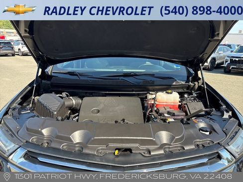 Used 2023 Chevrolet Traverse LT AWD/4WD image 16