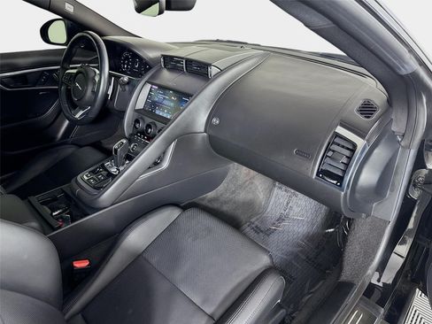 Used 2022 Jaguar F-TYPE Coupe RWD image 24
