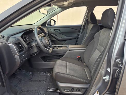 Used 2024 Nissan Rogue SV FWD image 15