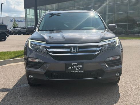 Used 2018 Honda Pilot Touring image 2