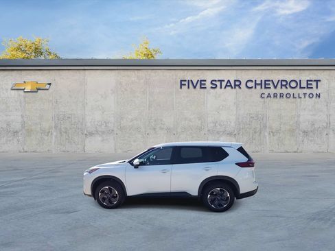 Used 2024 Nissan Rogue SV FWD image 6
