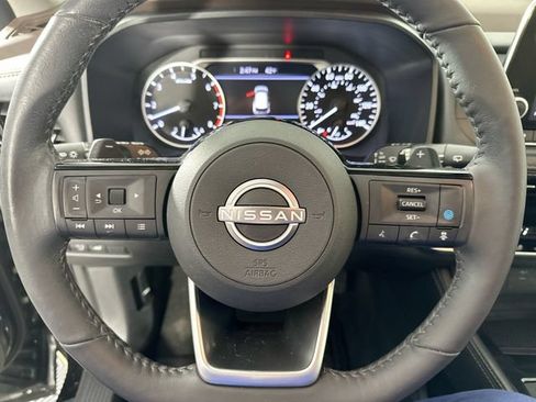 Used 2023 Nissan Rogue SL AWD/4WD image 19
