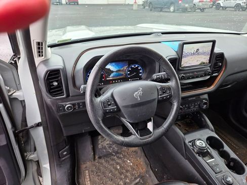 Used 2021 Ford Bronco Sport Outer Banks w/ Outer Banks Package (96D) image 13