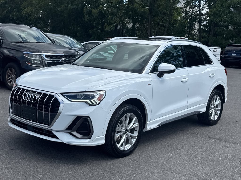 Used 2024 Audi Q3 2.0T Premium AWD/4WD image 3