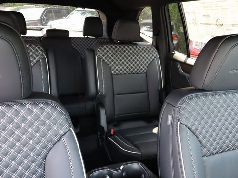 New 2025 GMC Acadia Denali w/ LPO, Floor Liner Package image 25